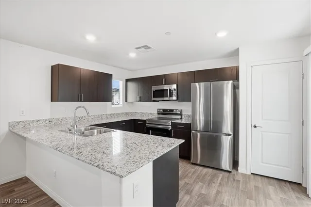 $1,950 | 5623 Sunset Amber Avenue, Las Vegas, NV 89122