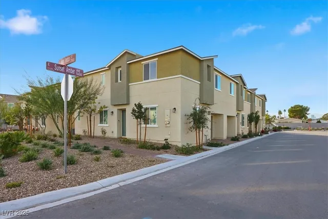 $1,950 | 5623 Sunset Amber Avenue, Las Vegas, NV 89122