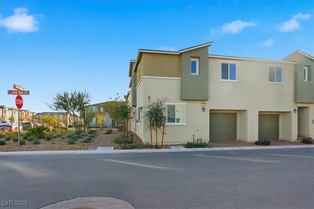 $1,950 | 5623 Sunset Amber Avenue, Las Vegas, NV 89122