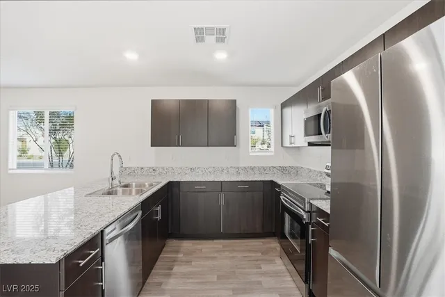 $1,950 | 5623 Sunset Amber Avenue, Las Vegas, NV 89122