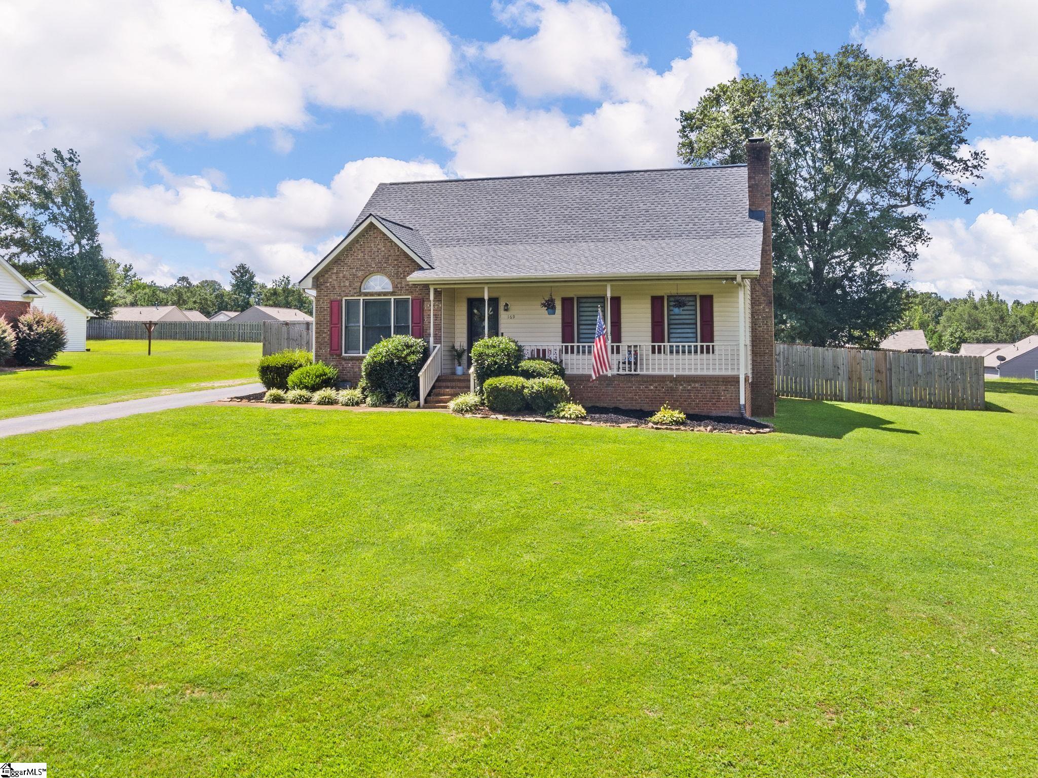169 Parris Ridge Drive Boiling Springs, SC 29316 - Photo 4 of 36 Gallery Image 4