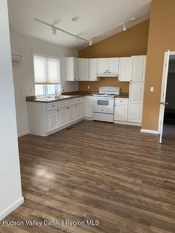 $795,000 | 11 Lohmaier Lane, Lake Katrine, NY 12449