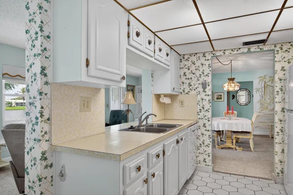 $410,000 | 2028 Southwest 19th Avenue, Boynton Beach, FL 33426