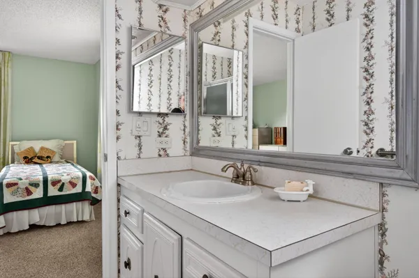 $410,000 | 2028 Southwest 19th Avenue, Boynton Beach, FL 33426