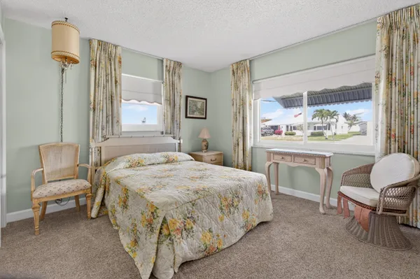 $410,000 | 2028 Southwest 19th Avenue, Boynton Beach, FL 33426
