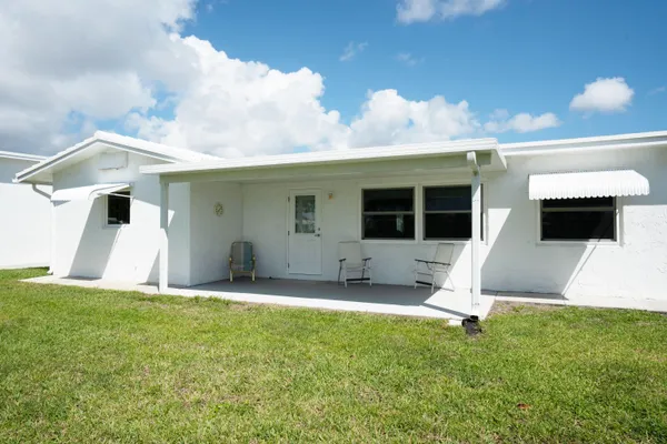 $410,000 | 2028 Southwest 19th Avenue, Boynton Beach, FL 33426
