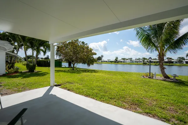 $410,000 | 2028 Southwest 19th Avenue, Boynton Beach, FL 33426