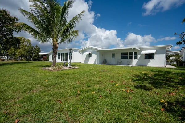 $410,000 | 2028 Southwest 19th Avenue, Boynton Beach, FL 33426