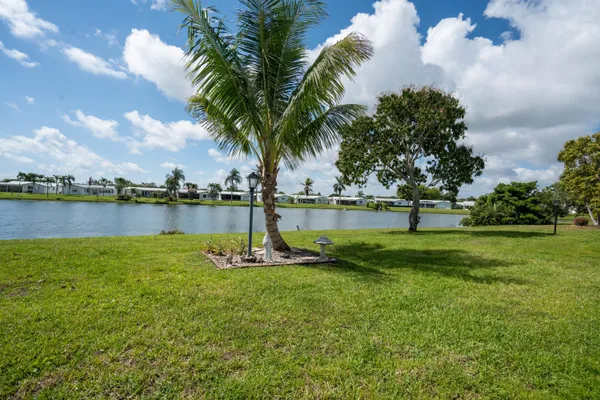 $410,000 | 2028 Southwest 19th Avenue, Boynton Beach, FL 33426