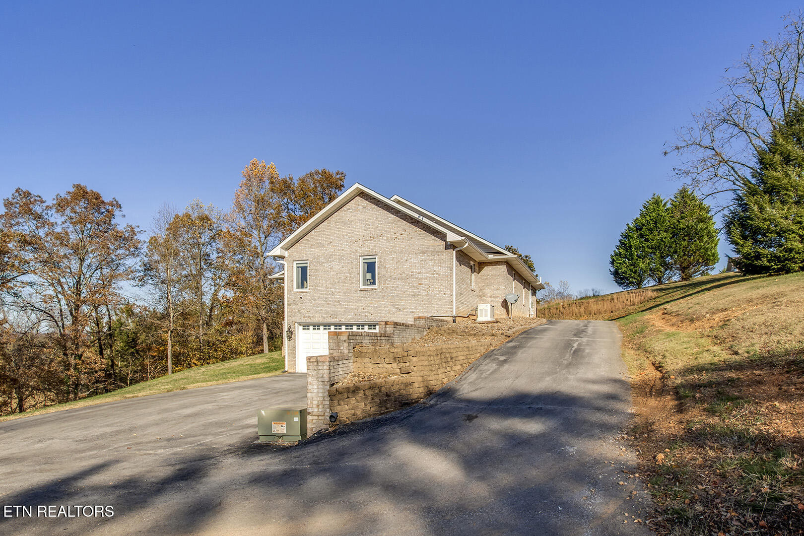417 River Road Loudon, TN 37774 - Photo 52 of 60 Back Right Driveway