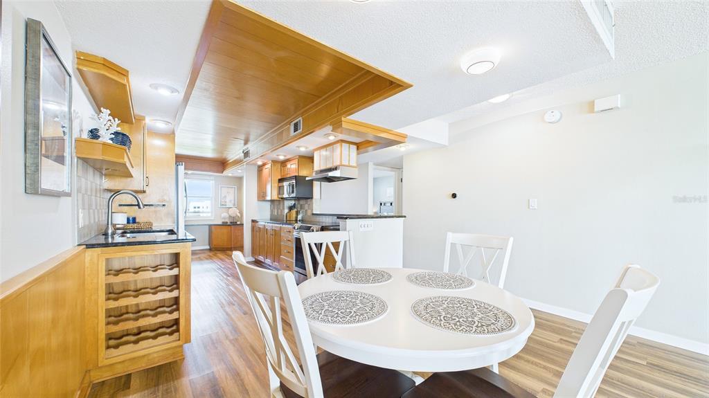 2539 Gary Circle, Unit 602 Dunedin, FL 34698 - Photo 5 of 40