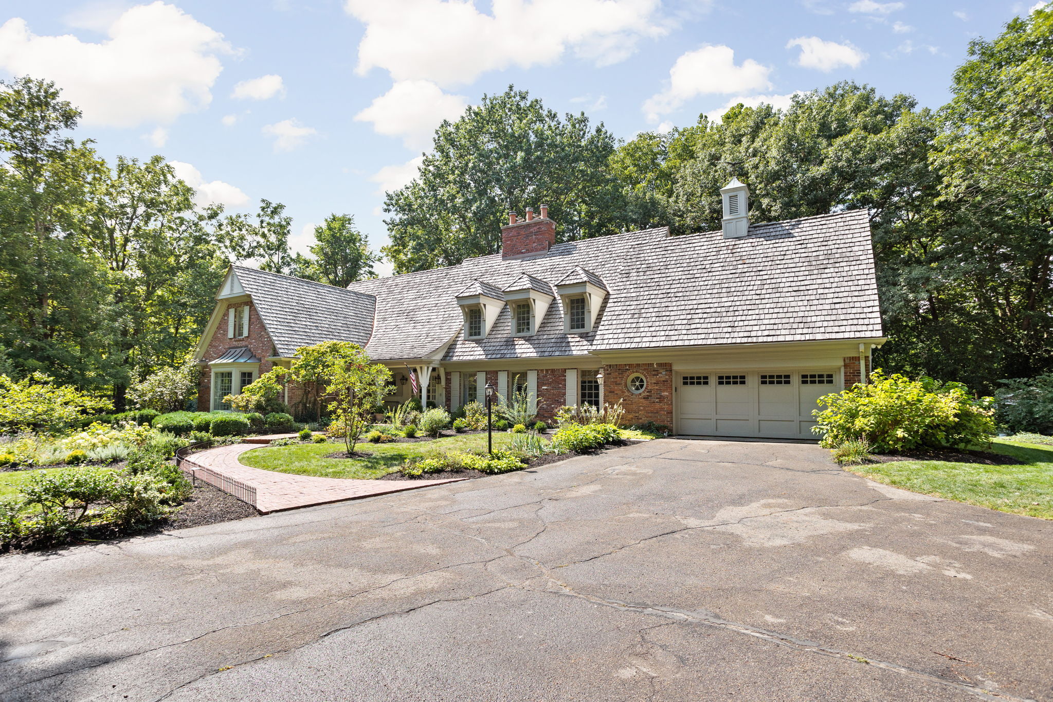 8920 Pickwick Drive Indianapolis, IN 46260 - Photo 4 of 90