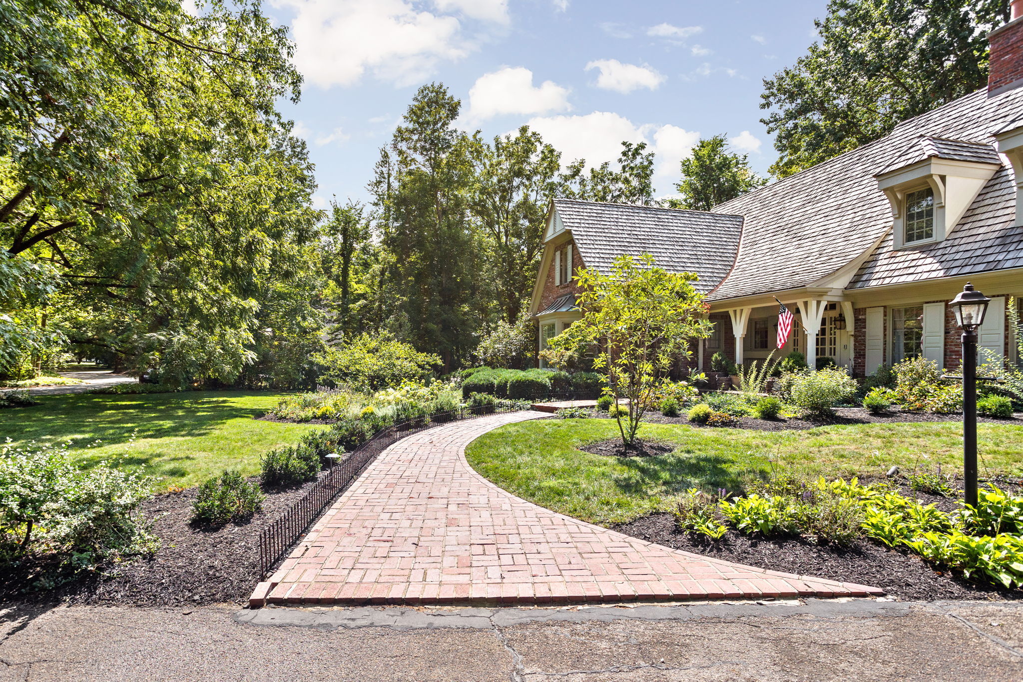 8920 Pickwick Drive Indianapolis, IN 46260 - Photo 6 of 90