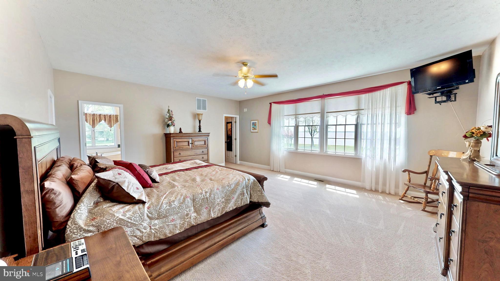 13785 Waverly Point Road Newburg, MD 20664 - Photo 33 of 65 Main Level - Master
