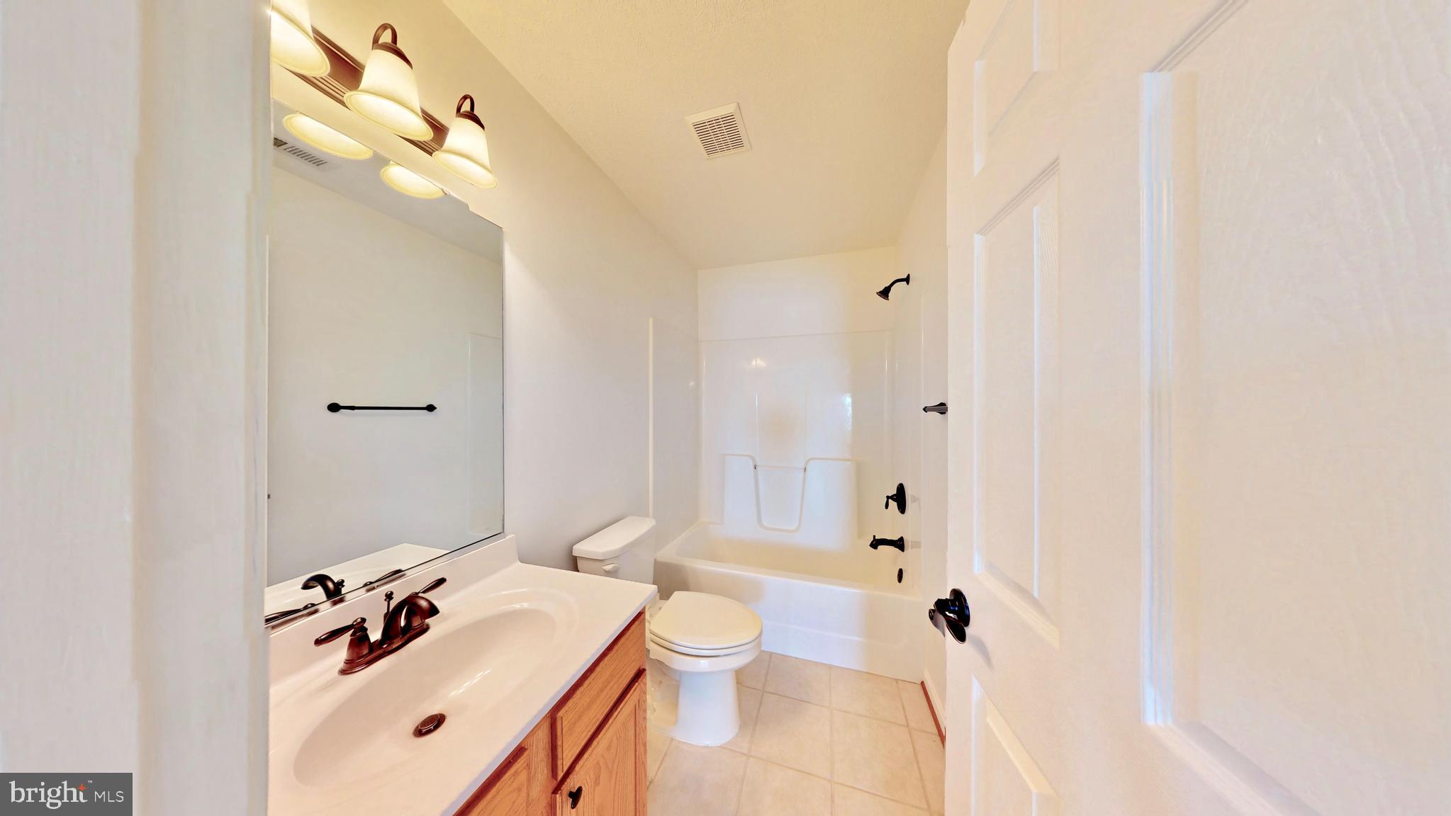 13785 Waverly Point Road Newburg, MD 20664 - Photo 54 of 65 Upper Level - Master Bath 2
