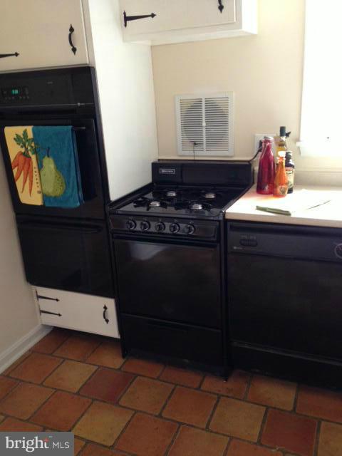 8407 Fort Hunt Road Alexandria, VA 22308 - Photo 22 of 29 Kitchen