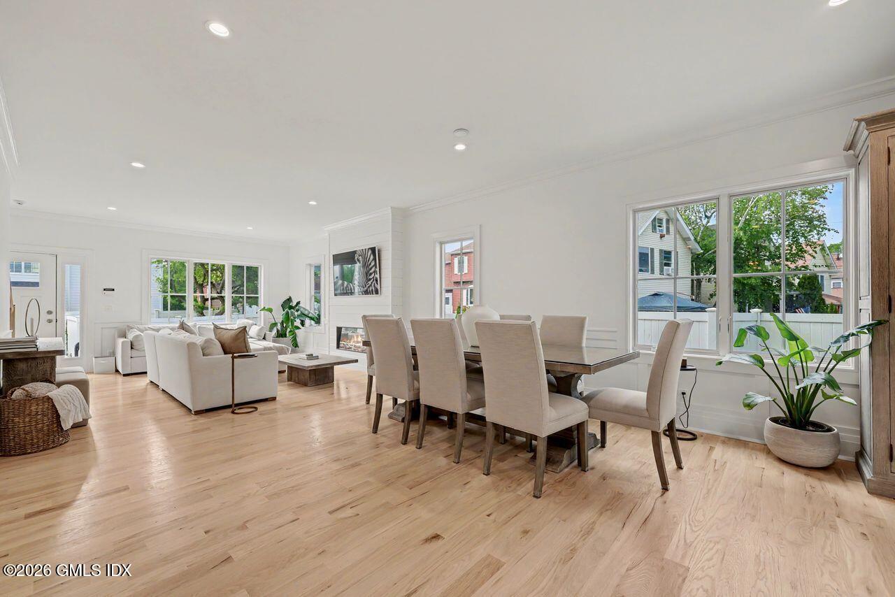 185 South Water Street, Unit NORTH Greenwich, CT 06830 - Photo 8 of 28 Living Room