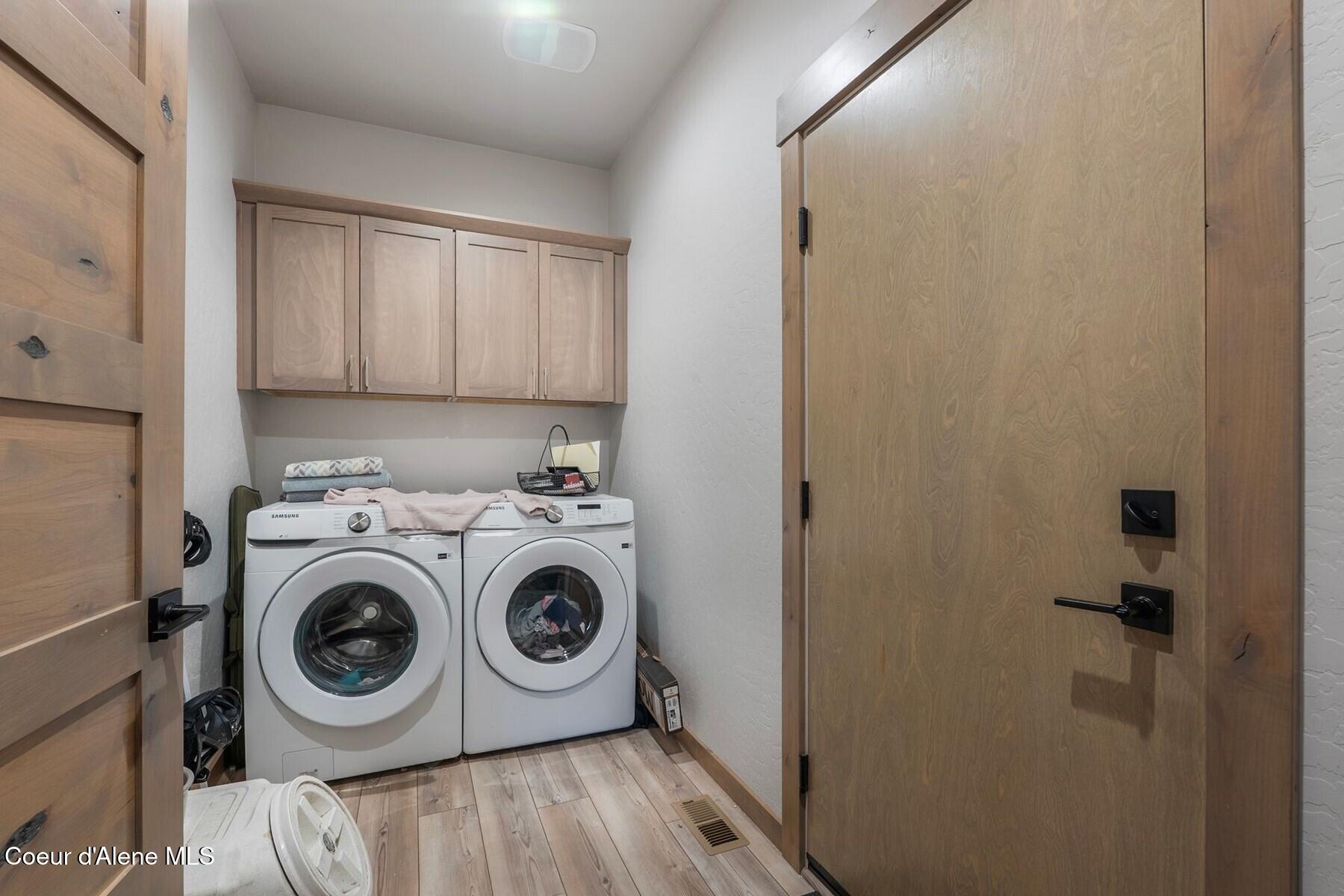 3212 Goodman Drive Sandpoint, ID 83864 - Photo 25 of 29 LaundryMudroom from Garage