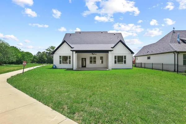 $699,900 | 299 Bent Oak Drive, Pottsboro, TX 75076