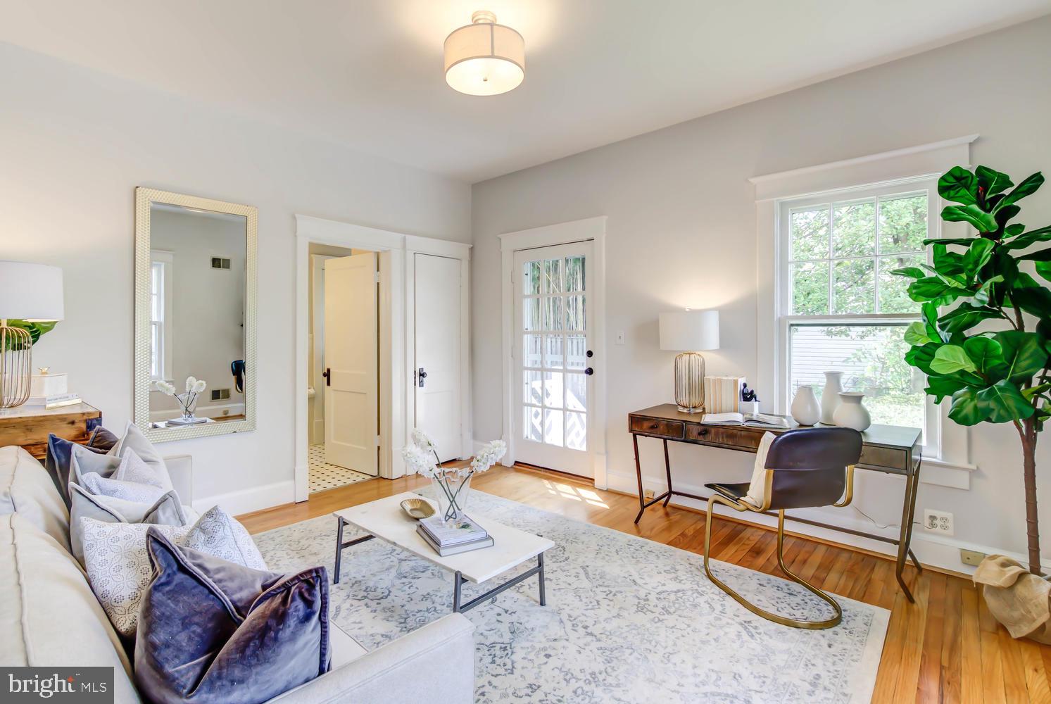 2900 Franklin Road Arlington, VA 22201 - Photo 18 of 75 First fl BR w/en suite bath and separate entrance