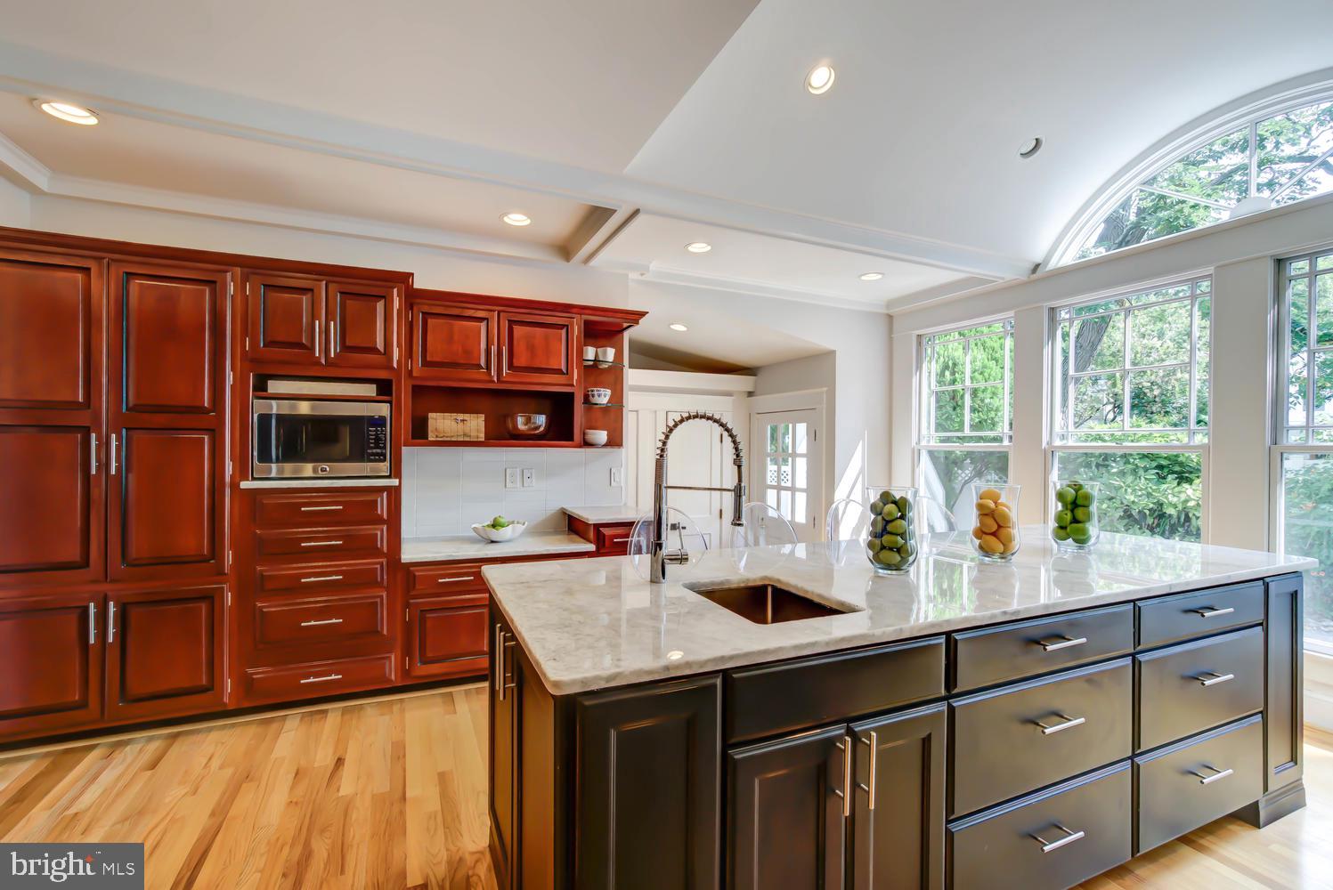 2900 Franklin Road Arlington, VA 22201 - Photo 26 of 75 Massive island with prep sink