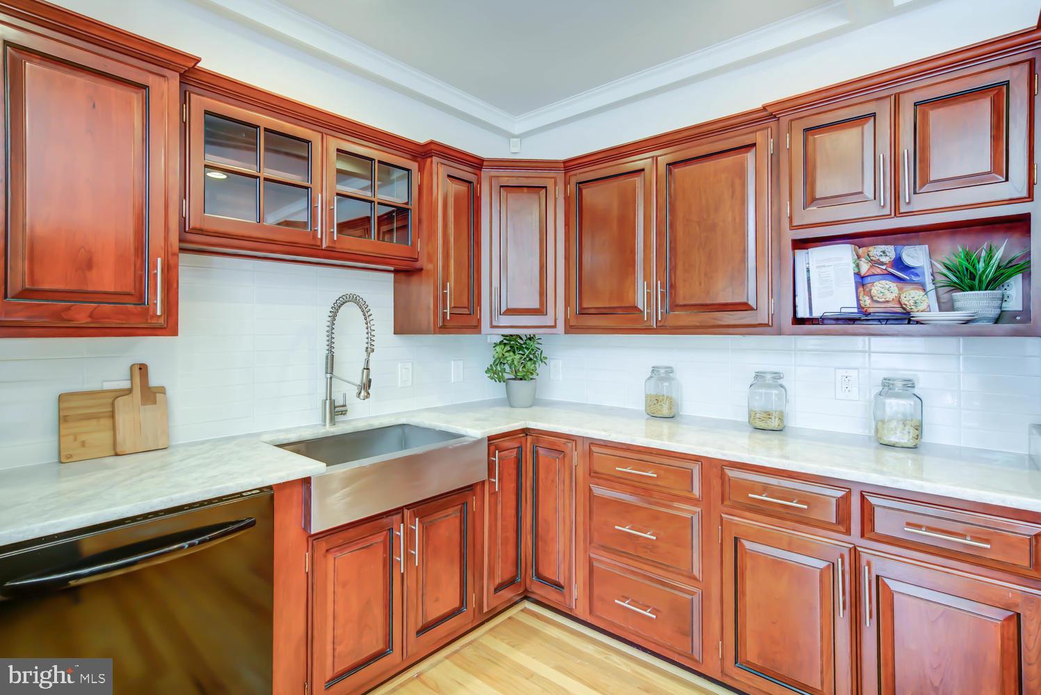 2900 Franklin Road Arlington, VA 22201 - Photo 27 of 75 Stainless steel farm sink