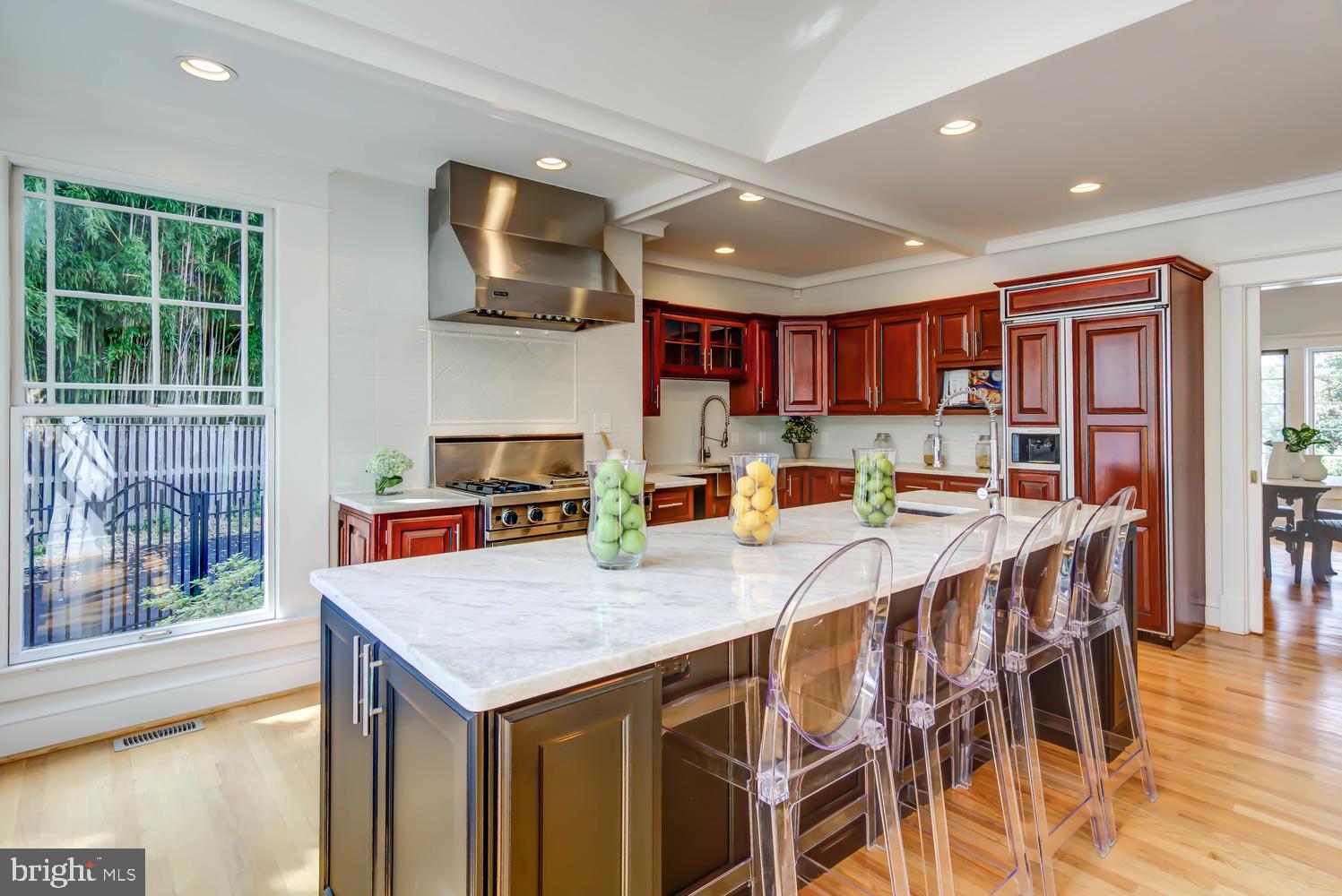 2900 Franklin Road Arlington, VA 22201 - Photo 31 of 75 Marble breakfast bar with seating for four