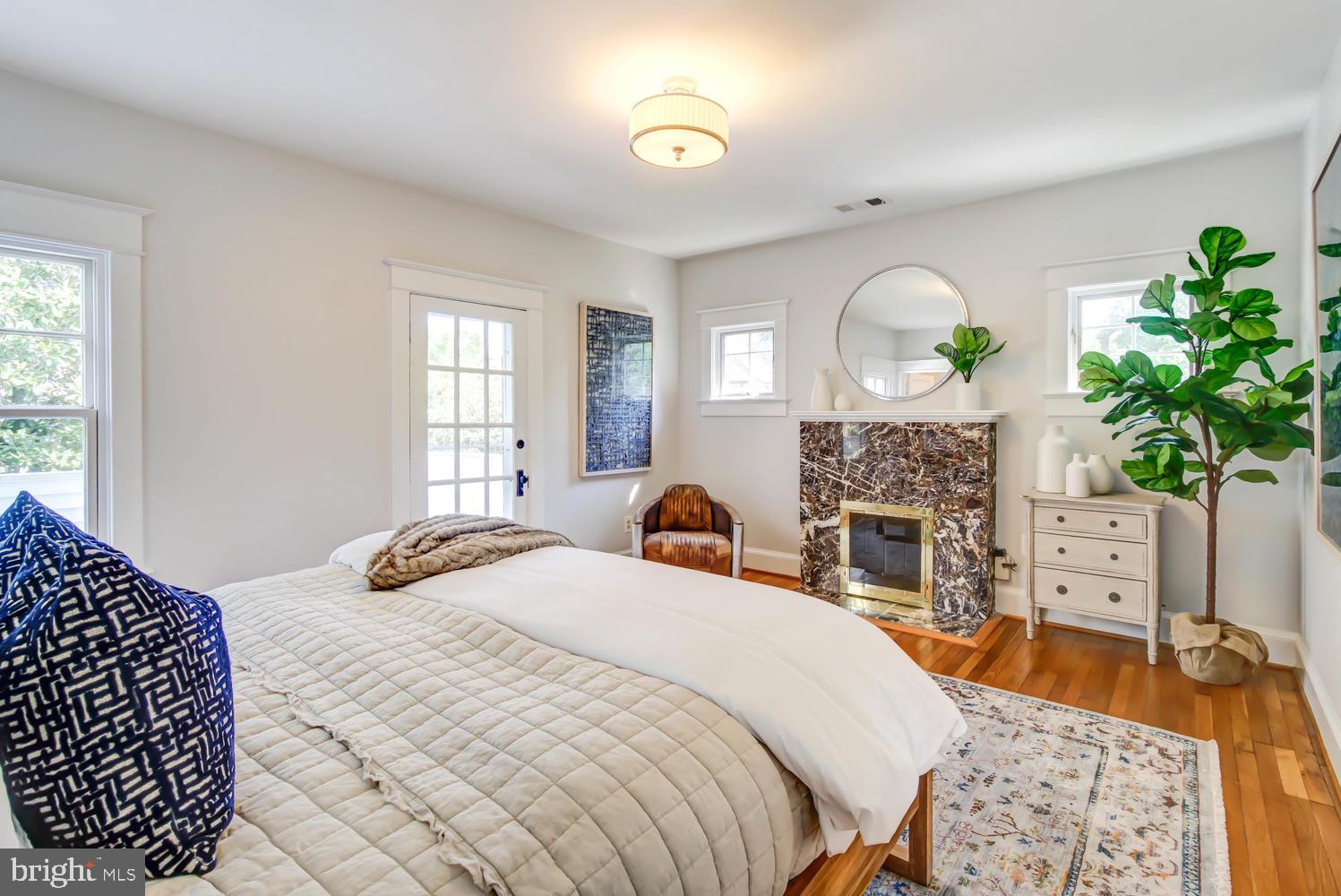 2900 Franklin Road Arlington, VA 22201 - Photo 34 of 75 Master Bedroom with walk-out to roof terrace