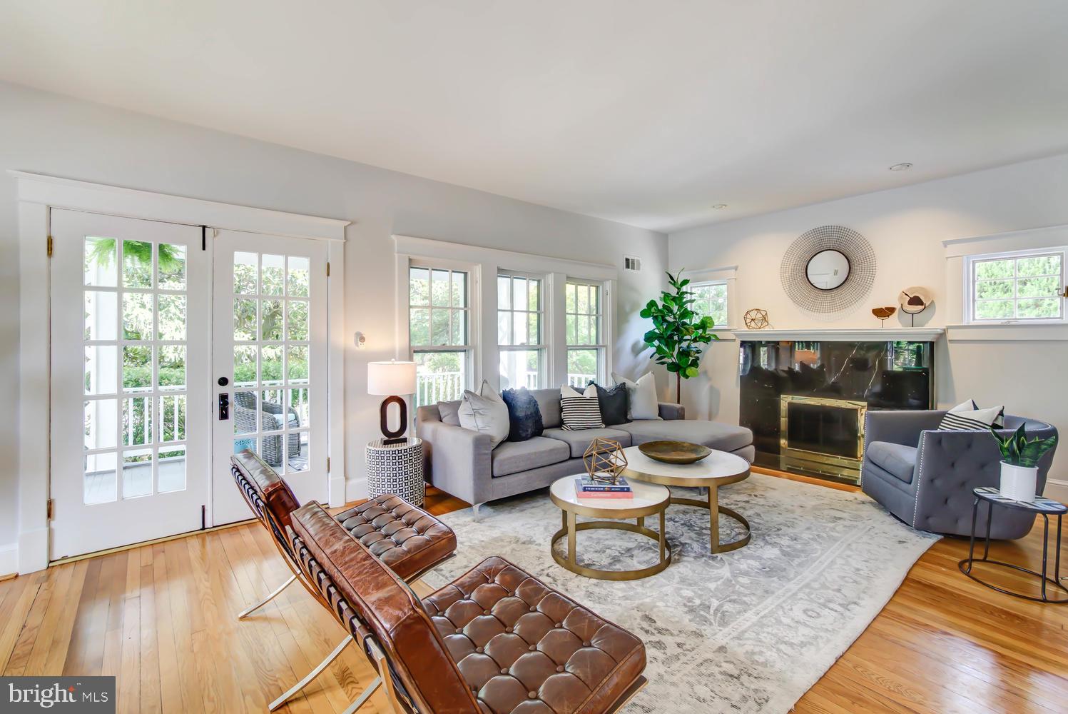 2900 Franklin Road Arlington, VA 22201 - Photo 9 of 75 Expansive entertaining space