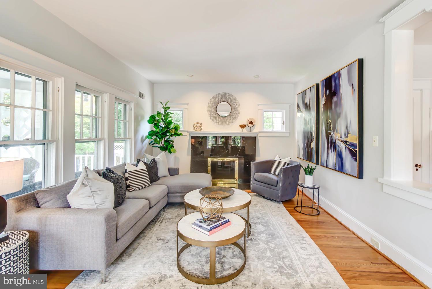 2900 Franklin Road Arlington, VA 22201 - Photo 10 of 75 Inviting living space