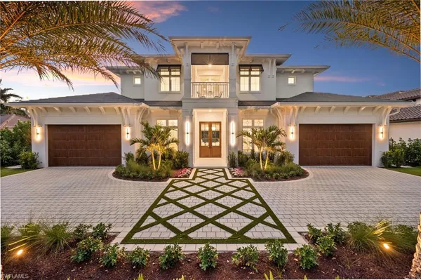 $8,900,000 | 809 Wedge Drive, Naples, FL 34103