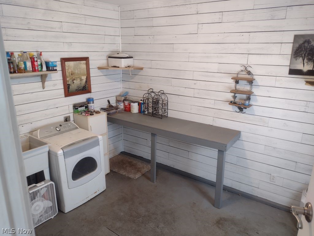 6500 Sanborn Road Ashtabula, OH 44004 - Photo 10 of 35 Laundry / Mud Room
