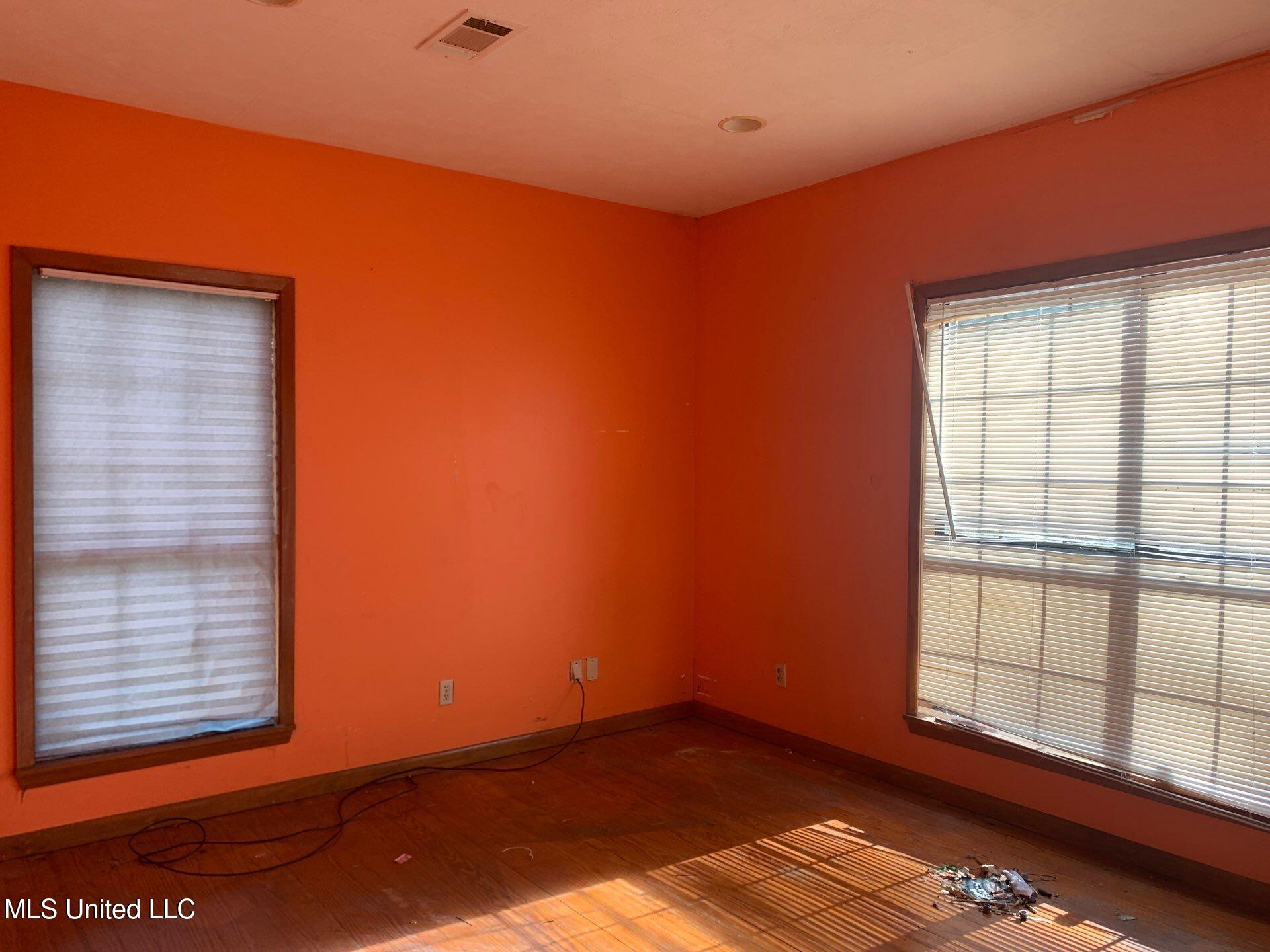 1660 Log Cabin Road Roxie, MS 39661 - Photo 9 of 39 42-Jan 07 2025 11_14am-7F82