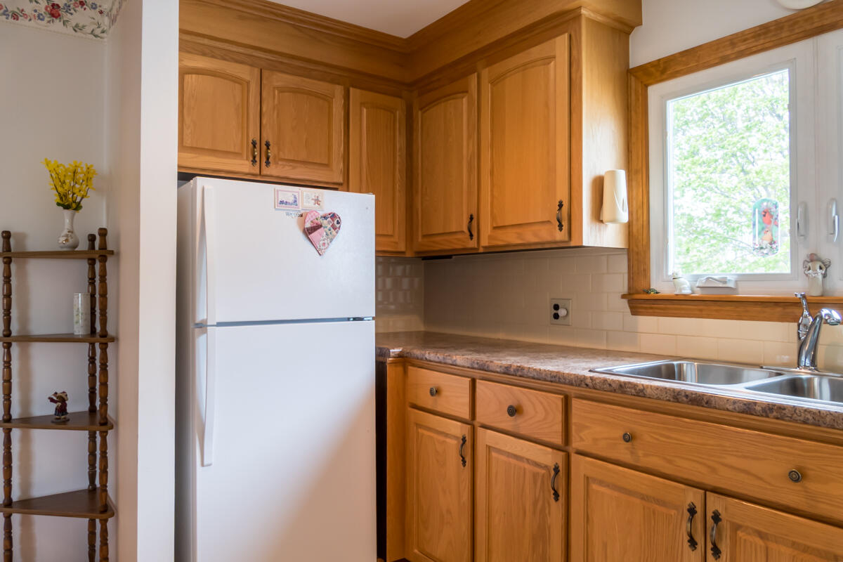800 North Road Yarmouth, ME 04096 - Photo 6 of 60 26-Kitchen (7 of 7)