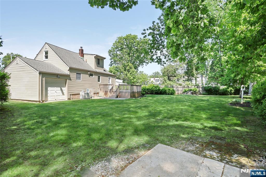 20 Dojean Court Bergenfield, NJ 07621 - Photo 45 of 50