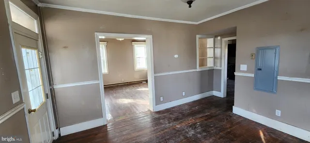 a view of a livingroom with a fireplace