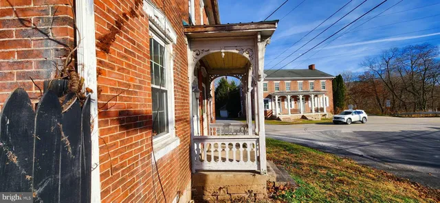 a view of a house with a outdoor space