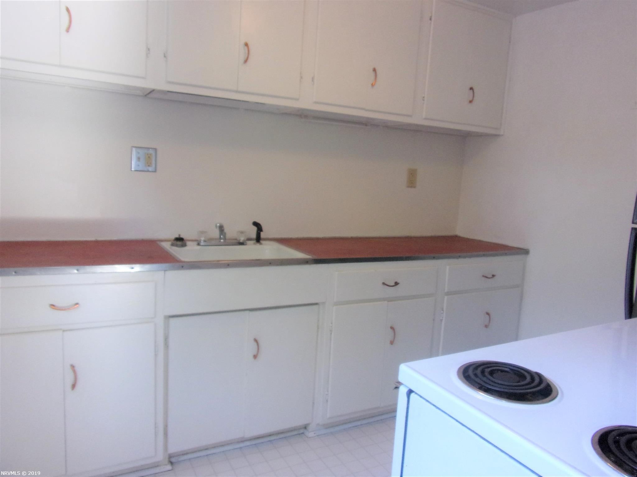 602 Fort Branch Road Pearisburg, VA 24134 - Photo 23 of 36 Gallery Image 23