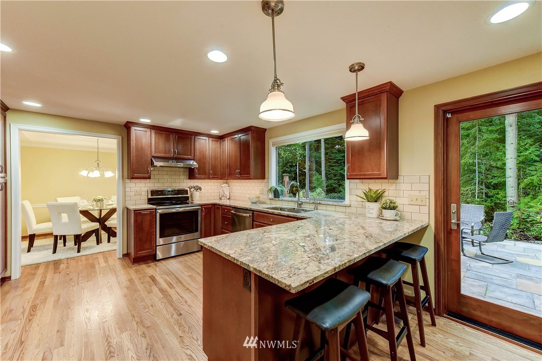 3114 210th Street Southeast Bothell, WA 98021 - Photo 7 of 27