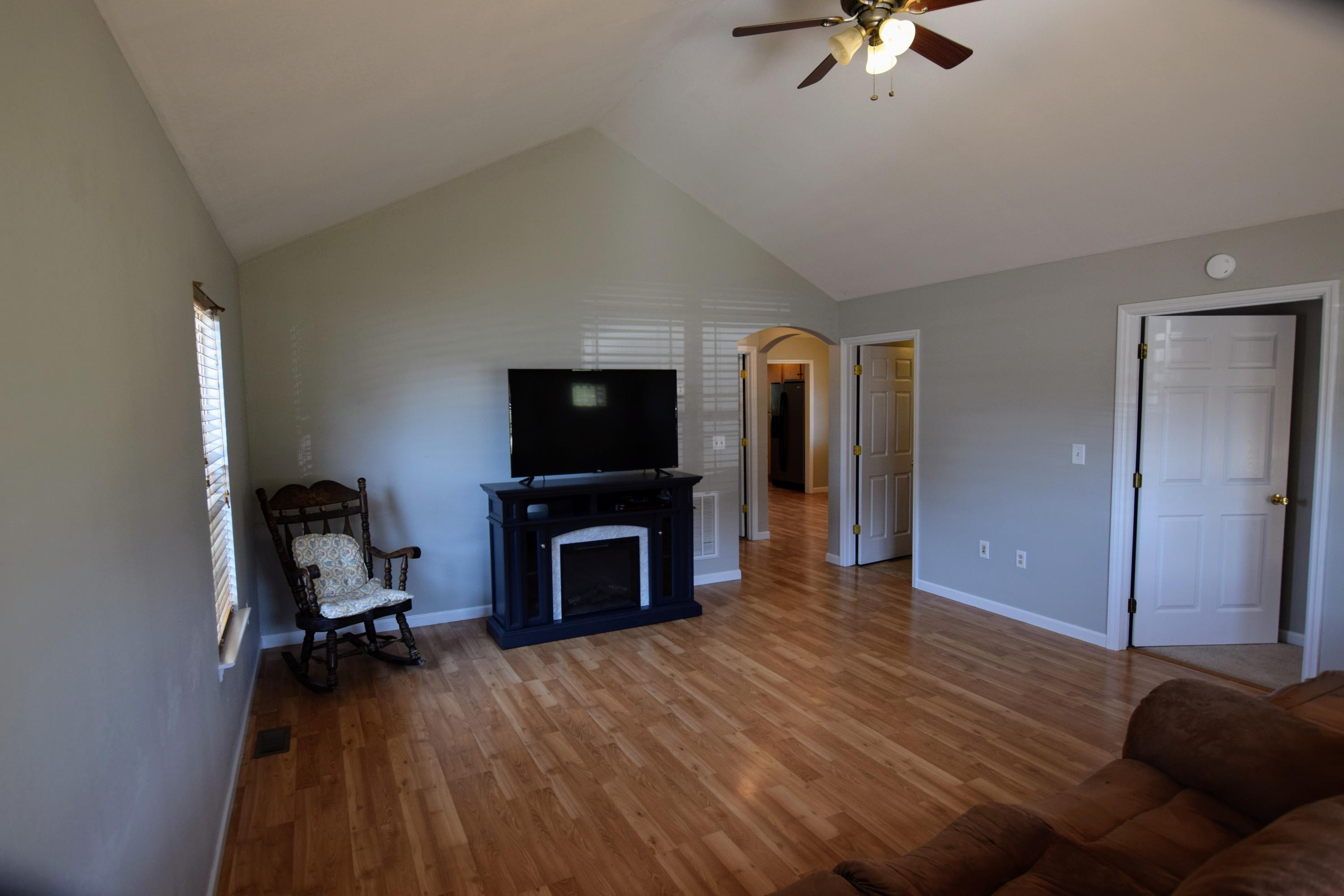 217 Creek Road Spring City, TN 37381 - Photo 29 of 44 DSC_0057