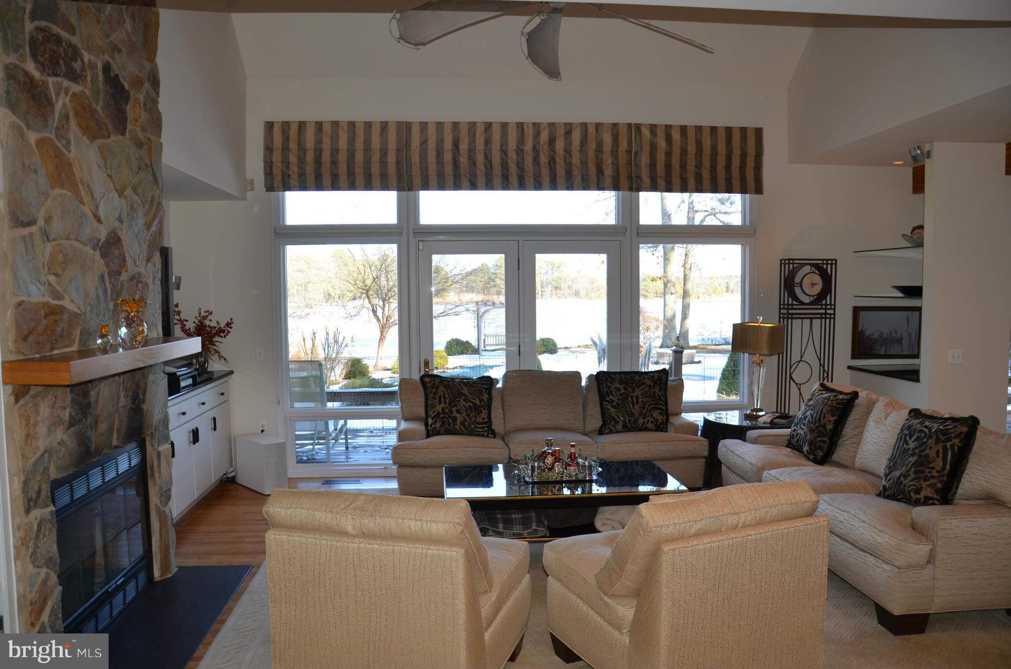 7291 Bozman Neavitt Road Bozman, MD 21612 - Photo 17 of 30 Living Room