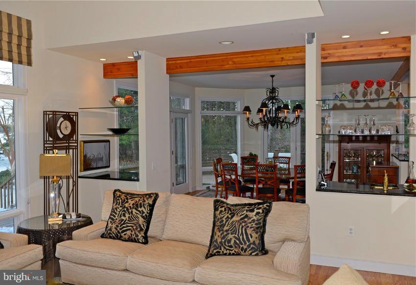 7291 Bozman Neavitt Road Bozman, MD 21612 - Photo 20 of 30 Living Room