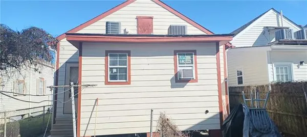$1,300 | 2922 Gravier Street, New Orleans, LA 70119