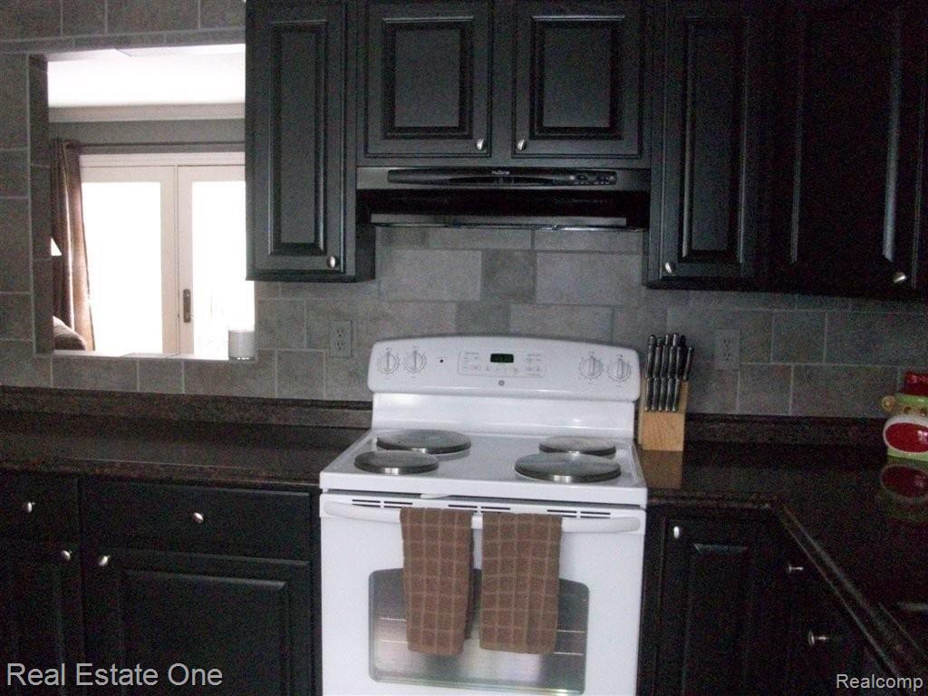 925 Medford Court, Unit 208 Rochester, MI 48307 - Photo 5 of 16 appliance inclued