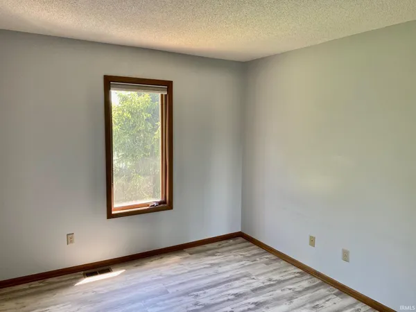 $189,900 | 7023 Thamesford Drive, Fort Wayne, IN 46835