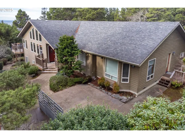 $749,900 | 760 Southwest Range Drive, Waldport, OR 97394