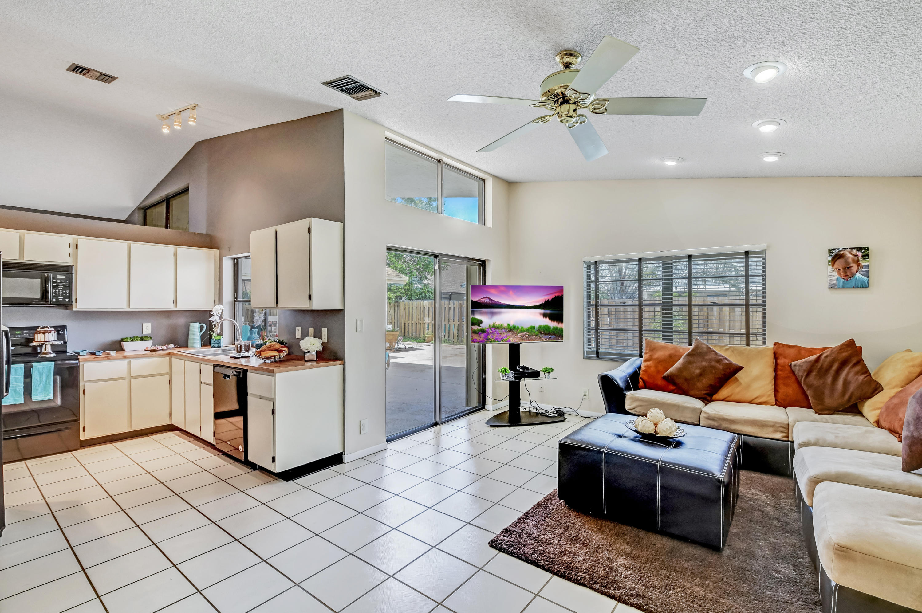 21080 Windemere Lane Boca Raton, FL 33428 - Photo 24 of 97 Family room/Kitchen