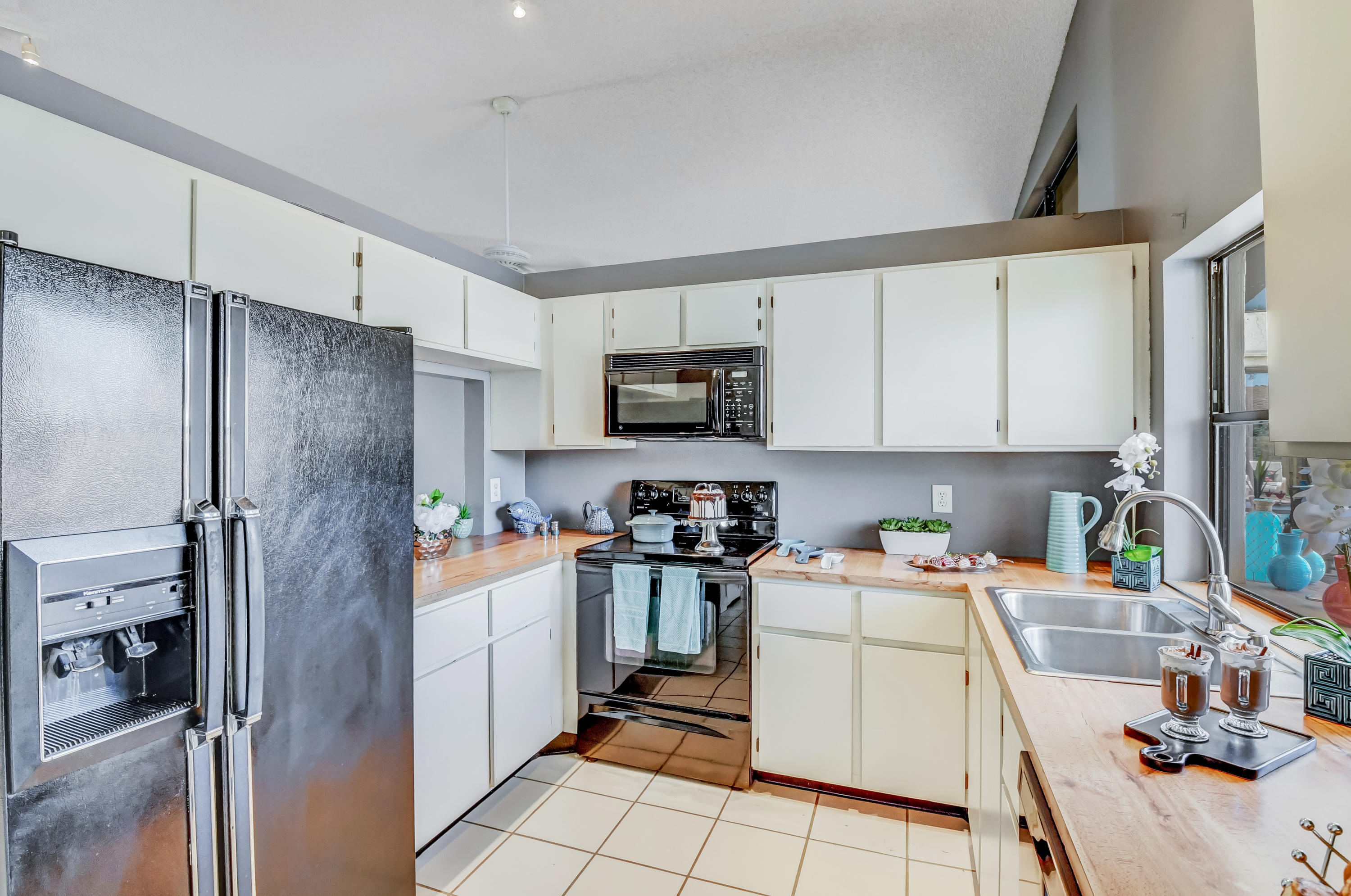 21080 Windemere Lane Boca Raton, FL 33428 - Photo 25 of 97 kitchen