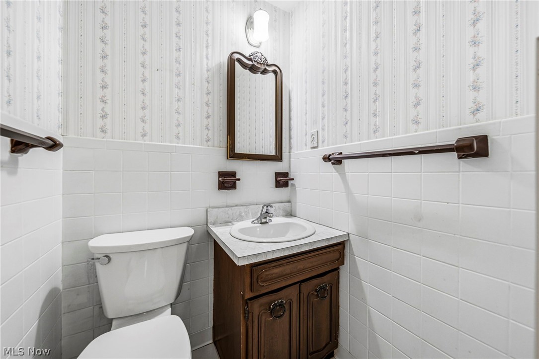 11565 Wilbert Road Chardon, OH 44024 - Photo 20 of 37 Primary ensuite