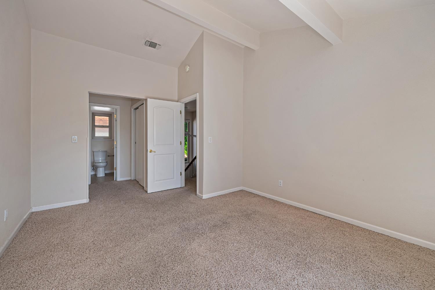 6986 Carreta Lane Rancho Murieta, CA 95683 - Photo 29 of 47 a view of an empty room